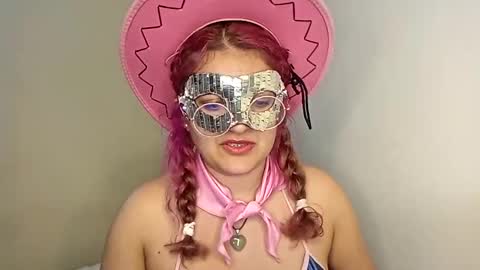 luana363 online show from 12.19.24