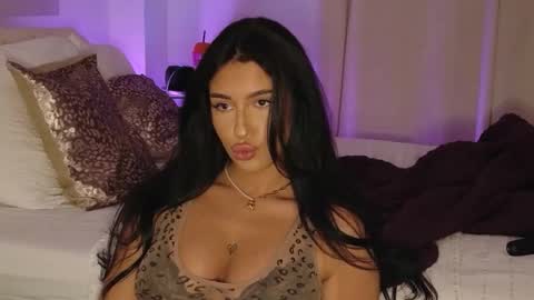 Snapshot of luanaxdess chatting on 05.11.26 Luana Dess online show from 05.11.26