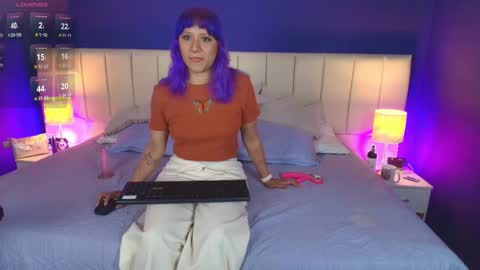 Snapshot of luaneter chatting on 10.13.25 Luan online show from 10.13.25