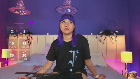 Snapshot of luaneter chatting on 10.26.25 Luan online show from 10.26.25