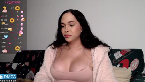 luara_ online show from 01.18.25