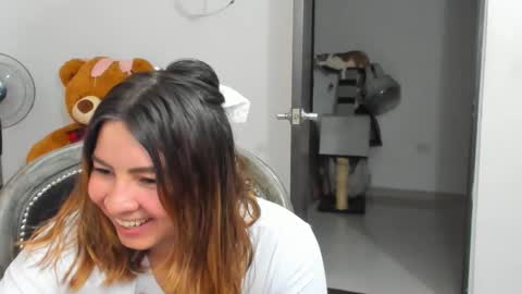 luara__01__lecat_1 online show from 11.12.25