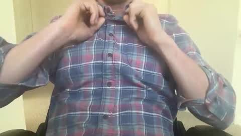 Snapshot of luca1010101010 chatting on 04.15.26 luca1010101010 online show from 04.15.26