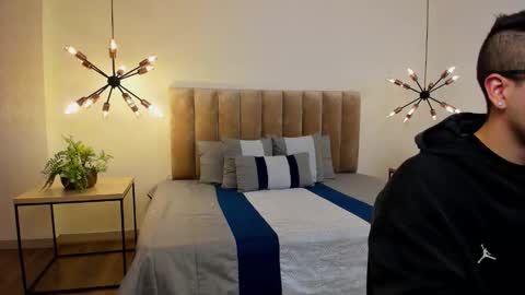 luca_morettii online show from 09.29.25