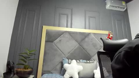 luca_morettii online show from 12.05.25