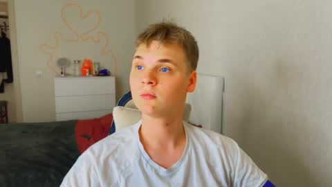 Snapshot of lucas_dany chatting on 05.15.26 Lucas Gill online show from 05.15.26