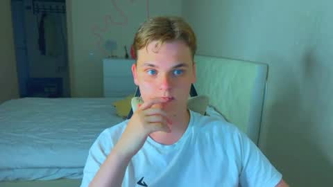 Snapshot of lucas_dany chatting on 07.17.26 Lucas Gill online show from 07.17.26