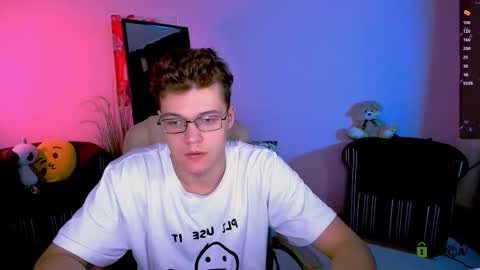 Snapshot of lucas_long_ chatting on 10.16.25 lucas_long_ online show from 10.16.25