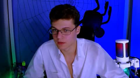 Snapshot of lucas_long_ chatting on 10.23.25 lucas_long_ online show from 10.23.25