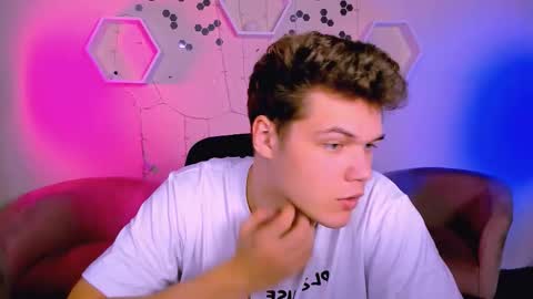 Snapshot of lucas_long_ chatting on 11.11.25 lucas_long_ online show from 11.11.25