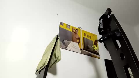 Snapshot of lucascastrohot chatting on 03.07.25 Daniel online show from 03.07.25