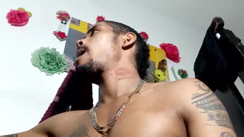 Snapshot of lucascastrohot chatting on 11.20.25 Daniel online show from 11.20.25