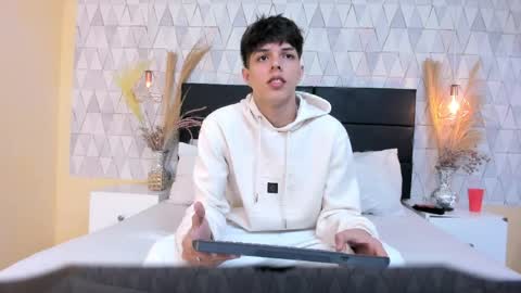 Snapshot of lucasopry chatting on 04.05.26 Lucasopry online show from 04.05.26