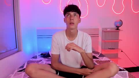 Snapshot of luccas_ferreira chatting on 10.25.25 Luccas Ferreira online show from 10.25.25