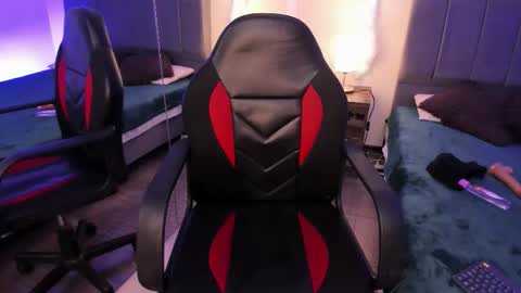 Snapshot of lucerop_ chatting on 10.31.25 Lucero online show from 10.31.25