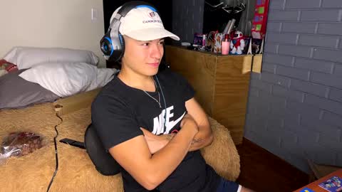 Snapshot of luchosaando chatting on 12.22.24 Felipe online show from 12.22.24