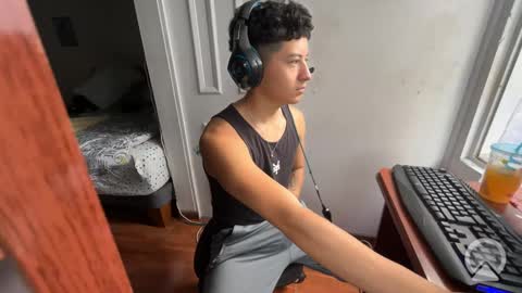 Snapshot of luchosaando chatting on 09.25.25 Felipe online show from 09.25.25