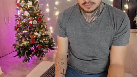 Snapshot of luci_fer15 chatting on 12.14.24 Luci y Fer online show from 12.14.24