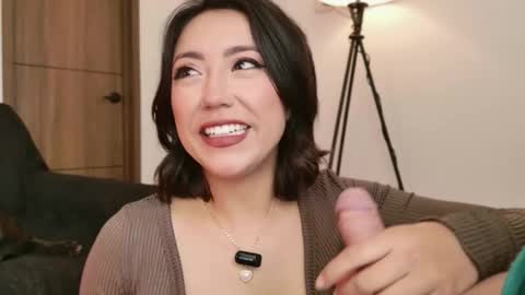 Snapshot of luci_fer15 chatting on 11.24.25 Luci y Fer online show from 11.24.25