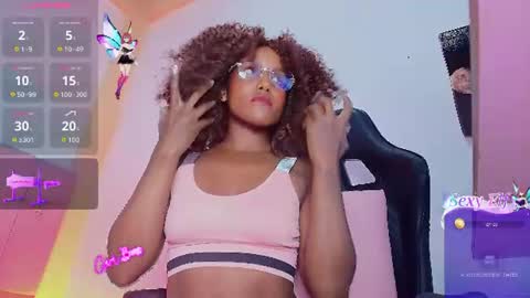 Snapshot of lucia01m chatting on 06.20.26 lucia01m online show from 06.20.26