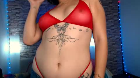 Snapshot of lucia_amores chatting on 12.21.24 Luci online show from 12.21.24