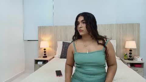 Snapshot of lucia_cardona chatting on 02.01.26 Lucia Cardona online show from 02.01.26