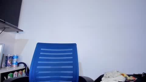 Snapshot of lucia_fuster chatting on 12.29.24 Lucia online show from 12.29.24