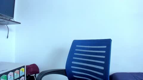 Snapshot of lucia_fuster chatting on 10.18.25 Lucia online show from 10.18.25