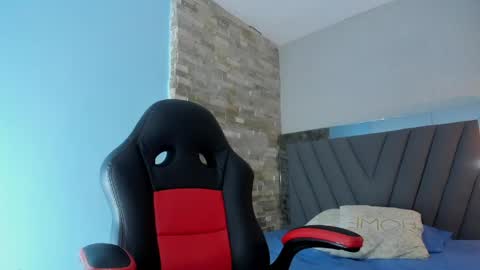 Snapshot of lucia_khan chatting on 04.25.26 L u c i a online show from 04.25.26