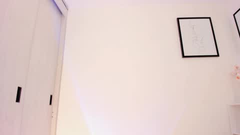 Snapshot of lucia_lee_ chatting on 09.18.25 Lucia online show from 09.18.25