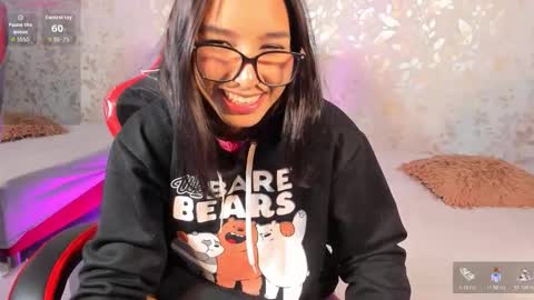 Snapshot of lucia_oregon chatting on 11.01.25 L U C I A online show from 11.01.25