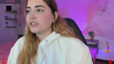 lucia star  online show from 02.12.25