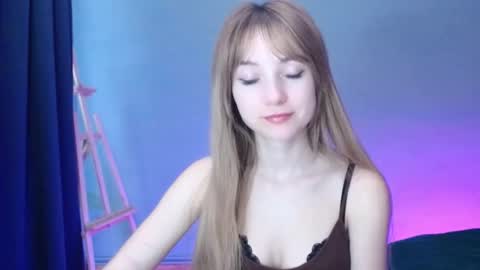 Snapshot of luciacam20 chatting on 02.06.25 Lucy online show from 02.06.25