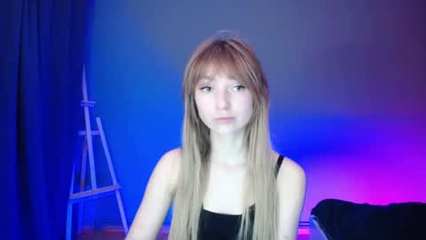 Snapshot of luciacam20 chatting on 03.06.25 Lucy online show from 03.06.25