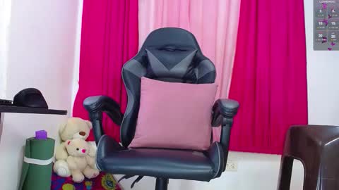 Snapshot of luciana0326 chatting on 12.02.25 luciana0326 online show from 12.02.25