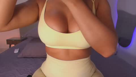 instagram luciana417  online show from 01.08.26