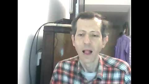 Snapshot of lucianoaxel chatting on 12.01.24 Luciano online show from 12.01.24