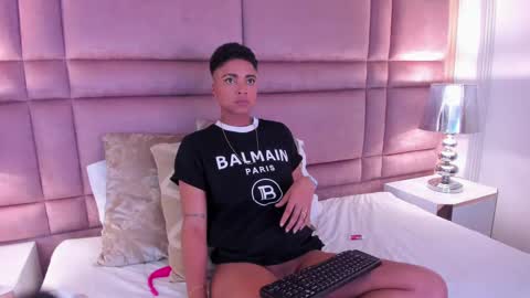  lucia wallace  online show from 02.19.25