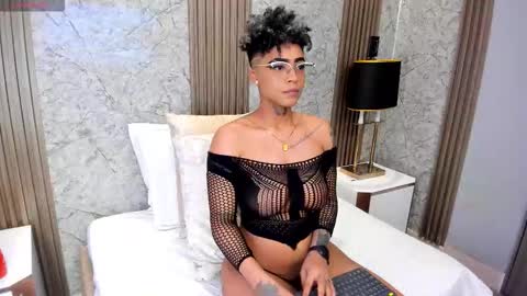  lucia wallace  online show from 03.05.26