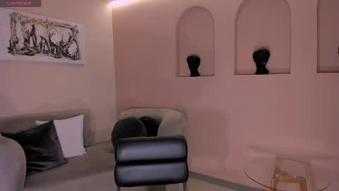 Snapshot of luciemartin_ chatting on 04.06.26 Lucie Martin online show from 04.06.26