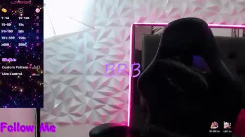 Snapshot of lucifer_and_mia chatting on 11.29.25 Mia Vergara online show from 11.29.25