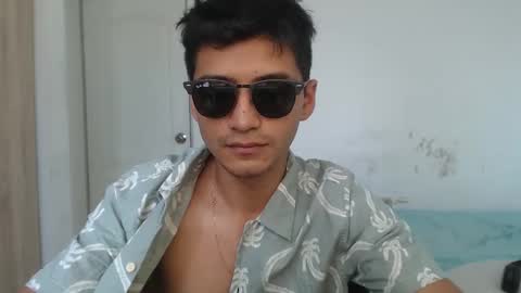 Snapshot of lucifferr_ chatting on 01.22.25 leonel online show from 01.22.25