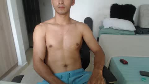 Snapshot of lucifferr_ chatting on 01.23.25 leonel online show from 01.23.25