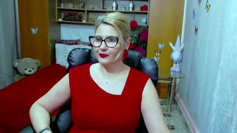 Lucille Fenly online show from 01.13.25