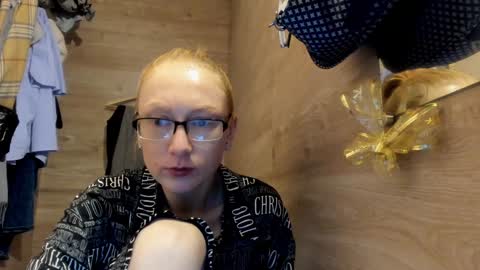 lucky_licky20 online show from 12.29.24