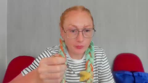 lucky_licky20 online show from 10.16.25