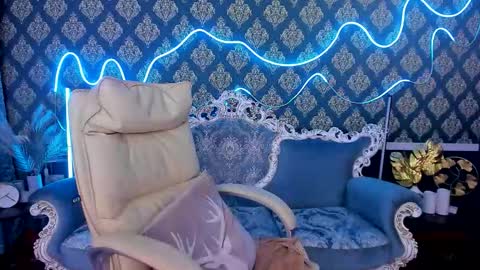 Snapshot of lucky_rita chatting on 10.15.25 Lucky Rita online show from 10.15.25