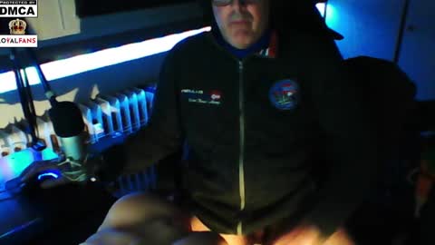        call me  Stefan online show from 02.01.25