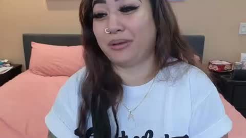 Snapshot of luckylee1992 chatting on 11.25.25 luckylee1992 online show from 11.25.25