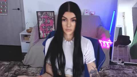 Monika online show from 11.10.25